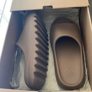Yeezy Slide Core